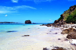 Pantai-Kuta-Lombok-Yang-Menawan