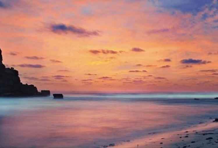 sunset pantai buyutan