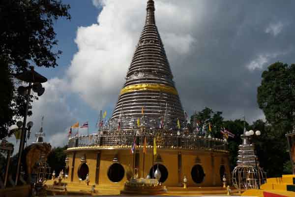 Pagoda Besi