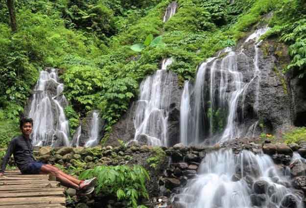 Wanagiri Pucak Manik Waterfall