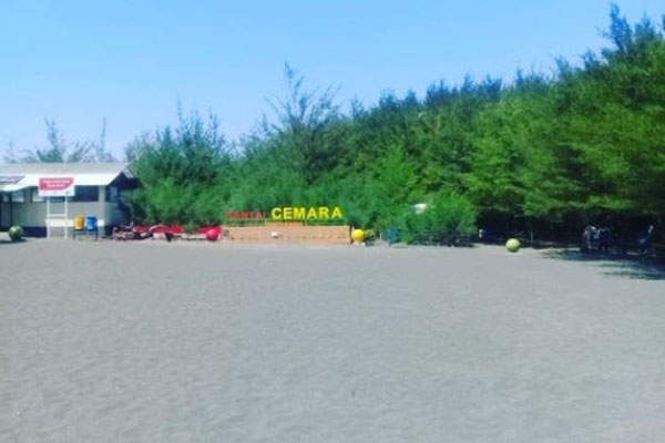 fasilitas pantai cemara banyuwangi