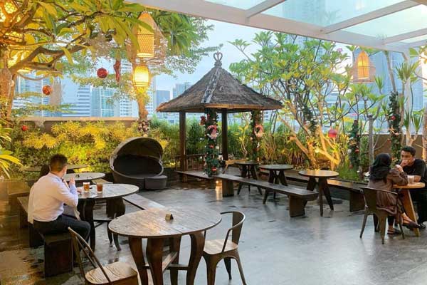 fasilitas sky garden cafe
