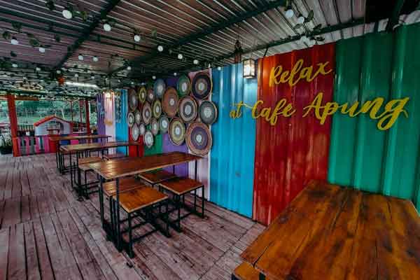 Cafe Apung Rowo Klampok