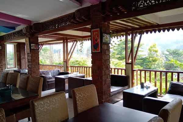 Kampoeng Gombong Resto and Cafe