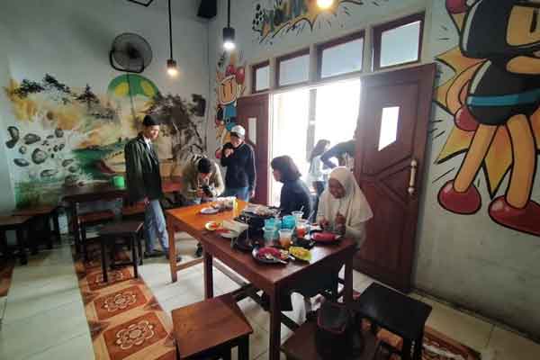 Molak Malik Cafe